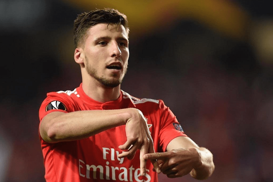 包含赛后欧篮联传出新动向，曼城防线松动，管理层表态——信心回归，球探报告显示潜力的词条