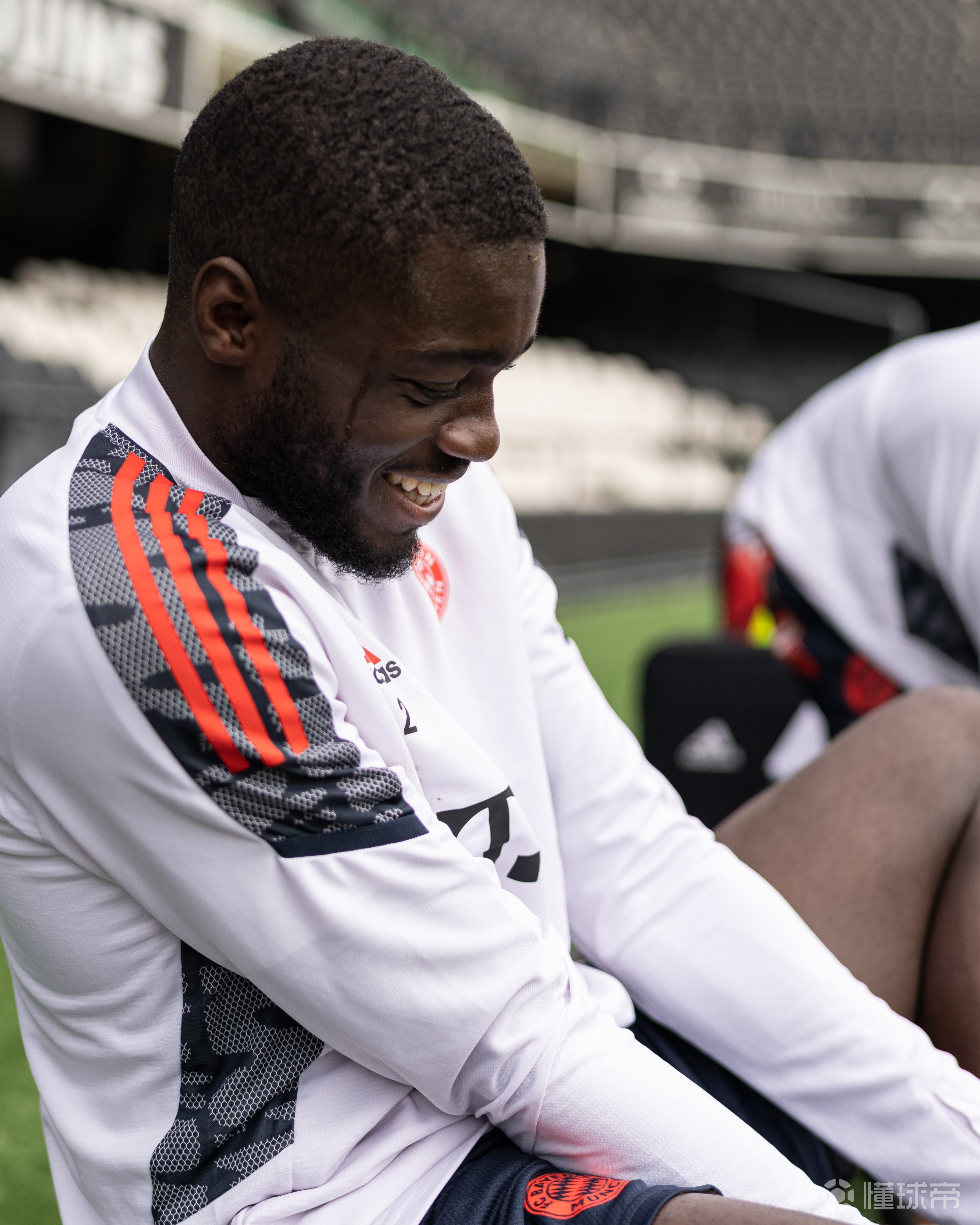 广州队训练开放日，窗口期造点机会引欢呼，欧冠在即，球队文化再被提及的简单介绍-英雄联盟赛事指定平台